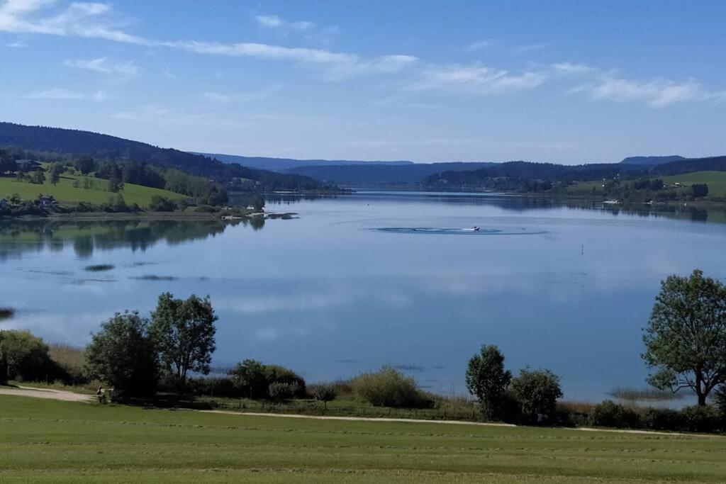 Gîte du Fourpéret-Parc Naturel du Haut-Jura Longevilles-Mont-dʼOr Extérieur photo