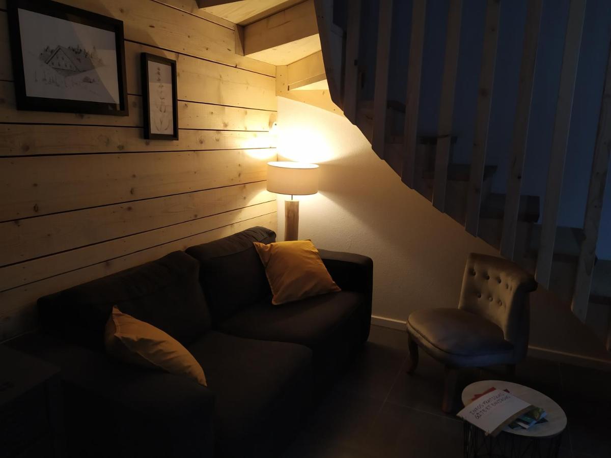 Gîte du Fourpéret-Parc Naturel du Haut-Jura Longevilles-Mont-dʼOr Extérieur photo