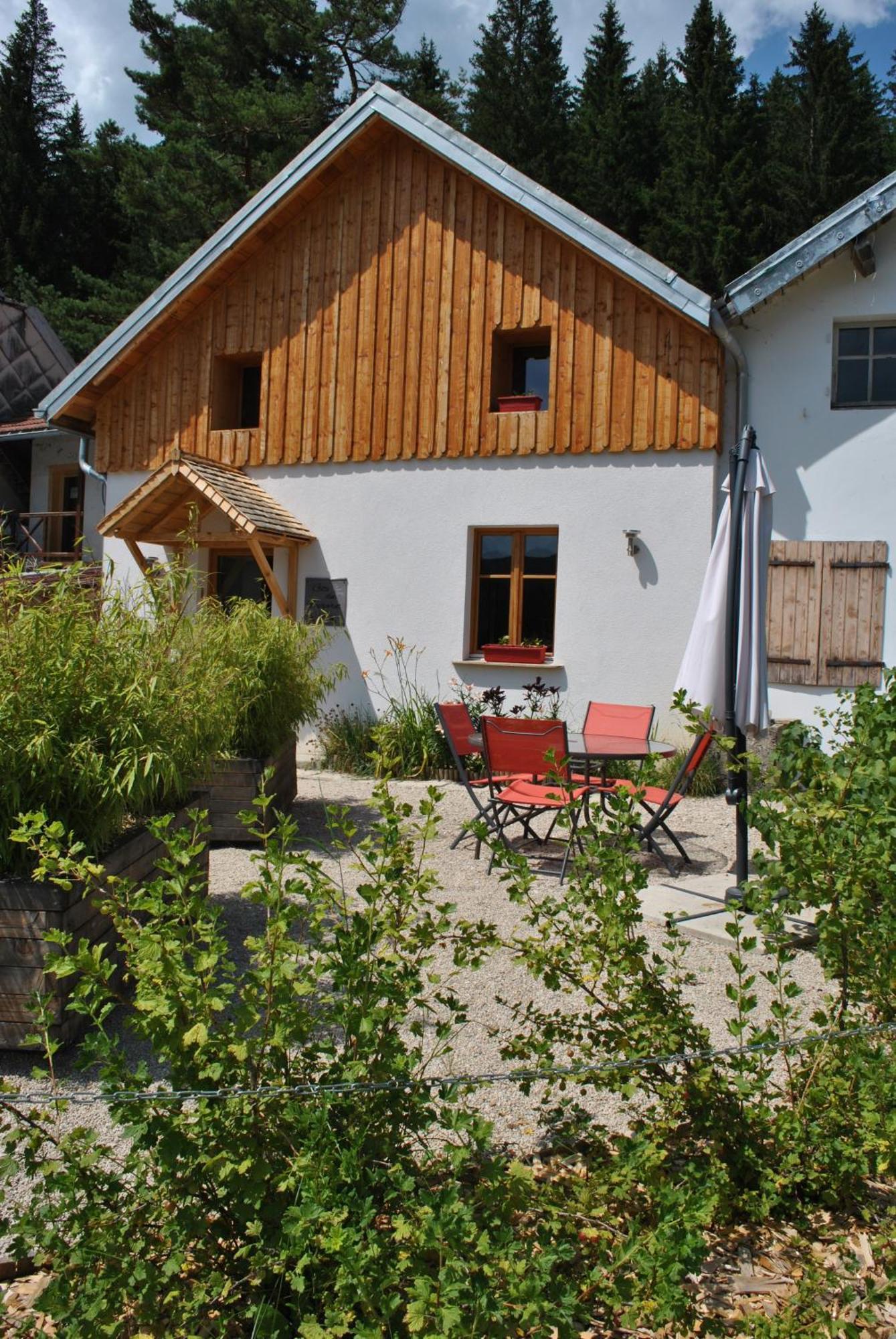 Gîte du Fourpéret-Parc Naturel du Haut-Jura Longevilles-Mont-dʼOr Extérieur photo